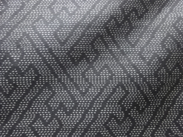 アンティーク　紗綾型模様織り出し本場泥大島紬着物